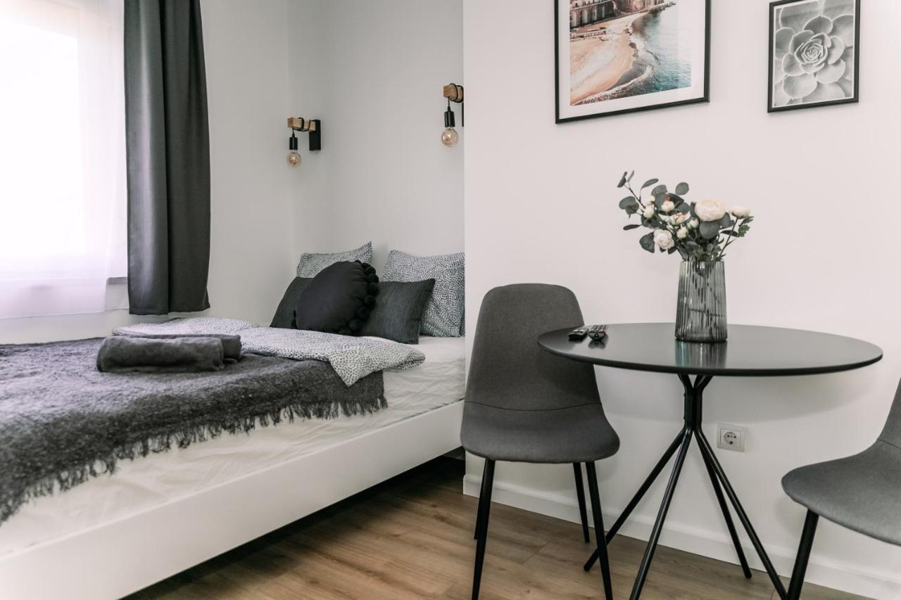 B15 - Wood&Black Apartman Győr Exterior foto